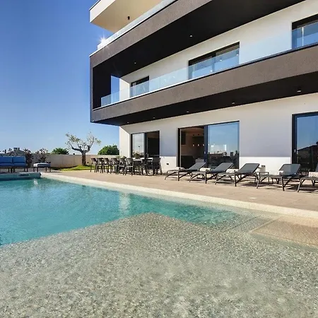 Aquarius Holiday home *